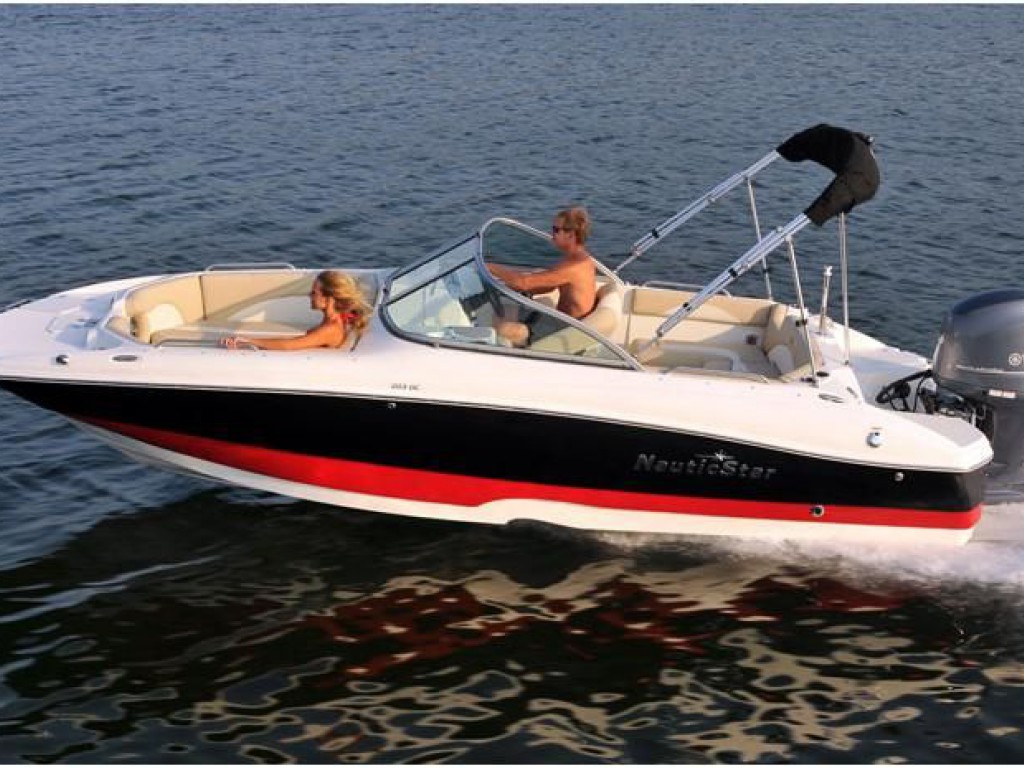 » Sport Deck Boat Rental in Northern Michigan